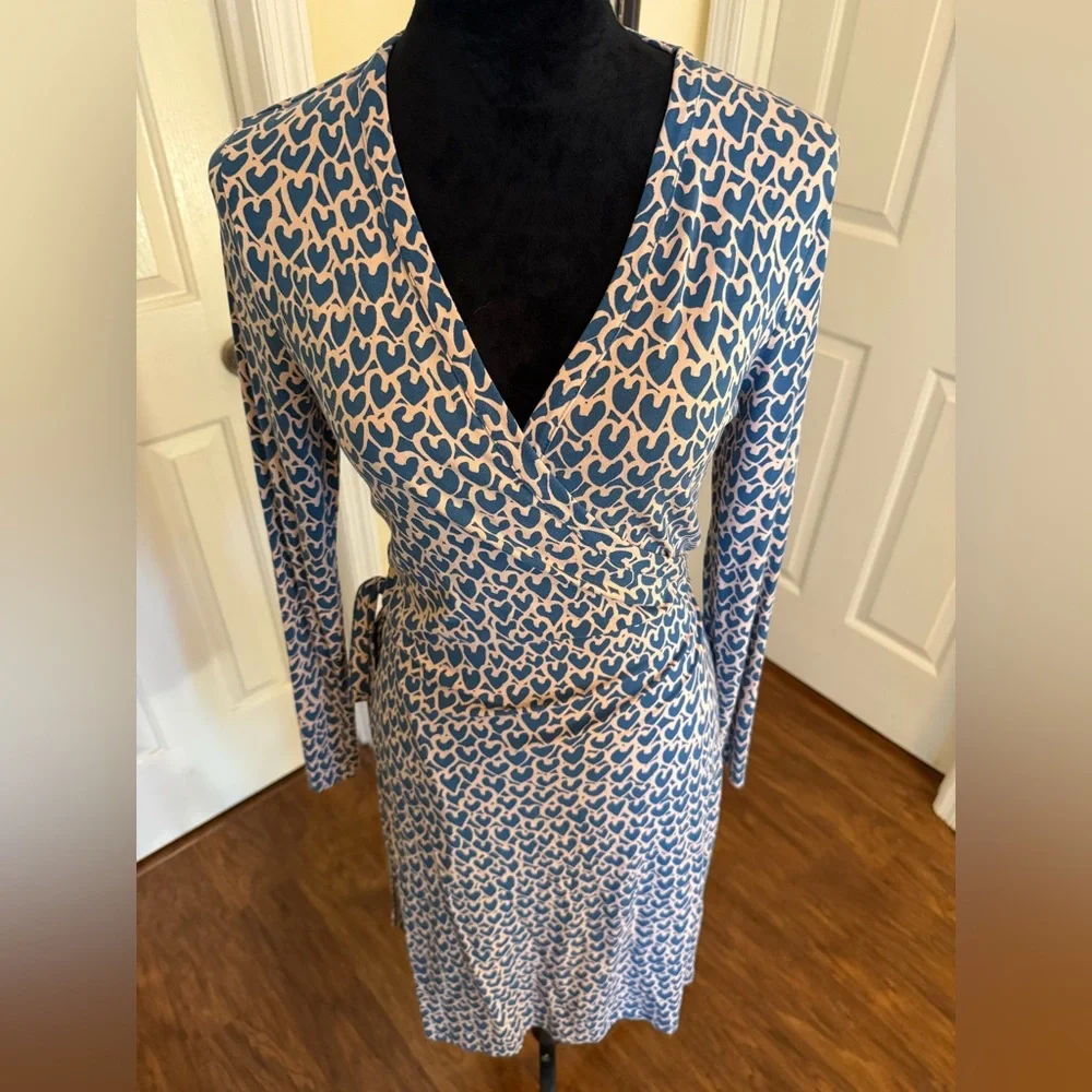 Boden Blue.& Pink Heart Print Wrap Stretch Jersey Dress Size 8 Long Sleeve - Picture 3 of 7